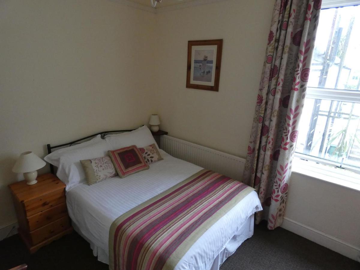 Hurst Dene 3* Swansea