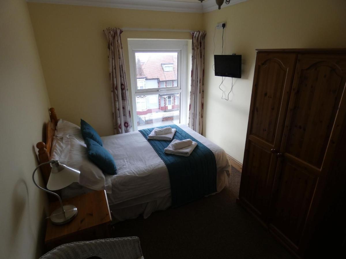 Hurst Dene Bed and breakfast Swansea